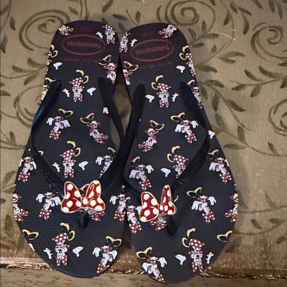 Women’s Disney Minnie Mouse Black Flip Flops with Red Bow